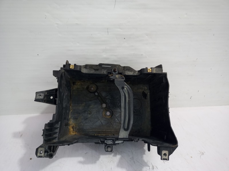 Recambio de soporte bateria para renault scenic iii bose edition referencia OEM IAM 244289148R  