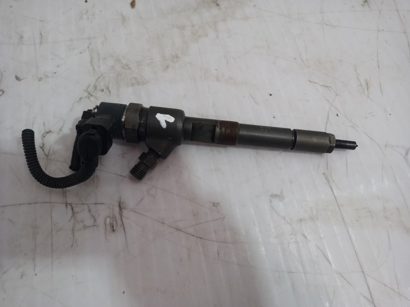 Recambio de inyector para peugeot bipper tepee basis referencia OEM IAM 0445110351  