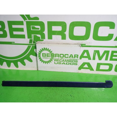 Recambio de guia puerta para nissan serena (c23m) 2.3 lx diesel referencia OEM IAM 777889C000  