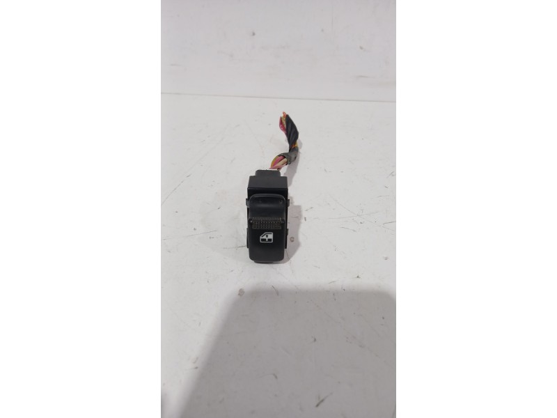 Recambio de mando elevalunas trasero derecho para hyundai tucson (jm) 2.0 crdi referencia OEM IAM 935802E100LM  