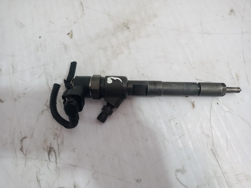 Recambio de inyector para peugeot bipper tepee basis referencia OEM IAM 0445110351  