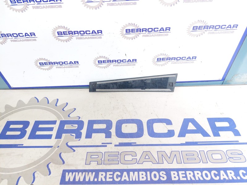 Recambio de moldura para hyundai i40 referencia OEM IAM 835503Z000  