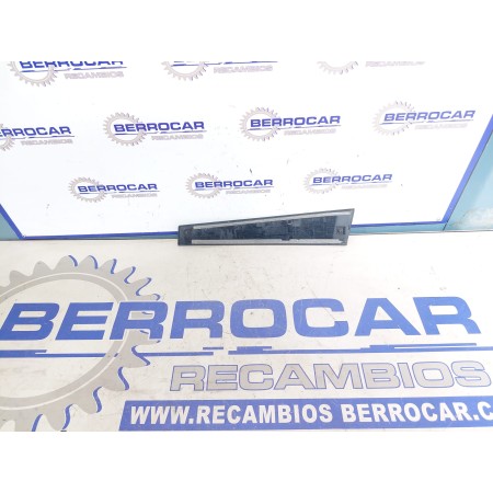 Recambio de moldura para hyundai i40 referencia OEM IAM 835503Z000  