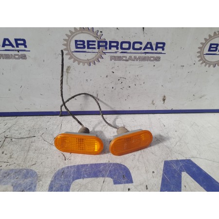 Recambio de piloto intermitente derecho para volkswagen golf v berlina (1k1) 1.9 tdi referencia OEM IAM 3B0949117B  