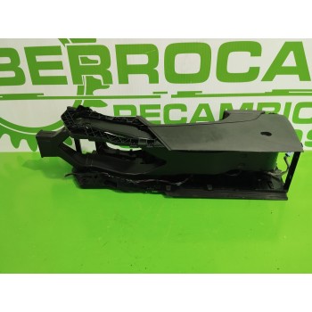 Recambio de consola central para opel insignia berlina 2.0 cdti cat referencia OEM IAM 13289017  
