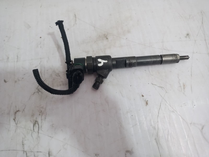 Recambio de inyector para peugeot bipper tepee basis referencia OEM IAM 0445110351  