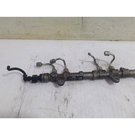 Recambio de rampa inyectora para peugeot bipper tepee basis referencia OEM IAM 0445214217  