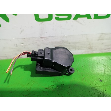 Recambio de motor apertura trampilla para citroën c4 berlina 1.6 16v hdi referencia OEM IAM B8036U12  