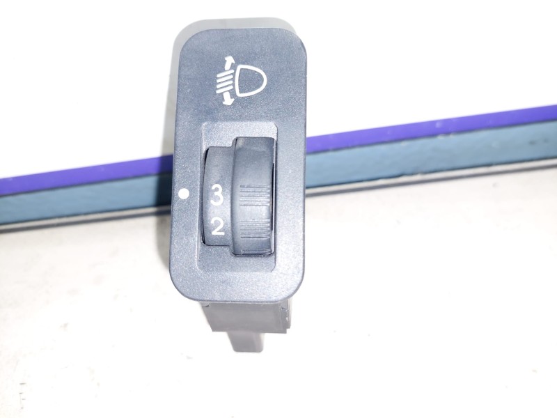 Recambio de interruptor para peugeot 206 berlina referencia OEM IAM 1925699  