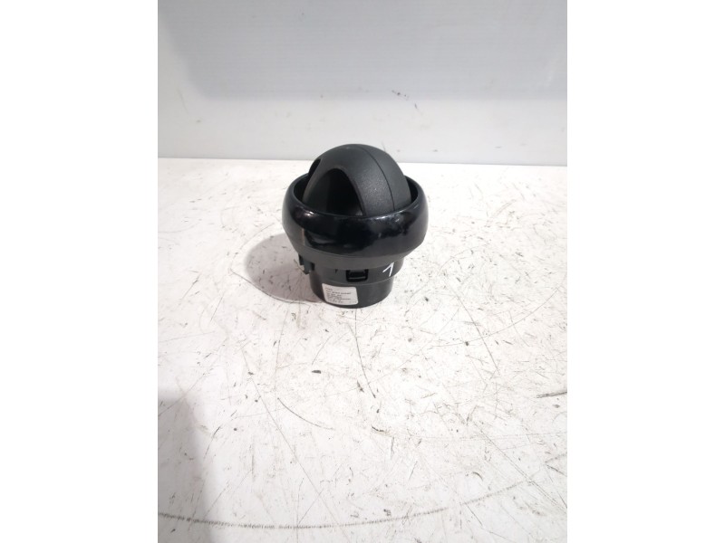 Recambio de rejilla aireadora para smart forfour hatchback (453) electric drive / eq (453.091) referencia OEM IAM 687600261R  