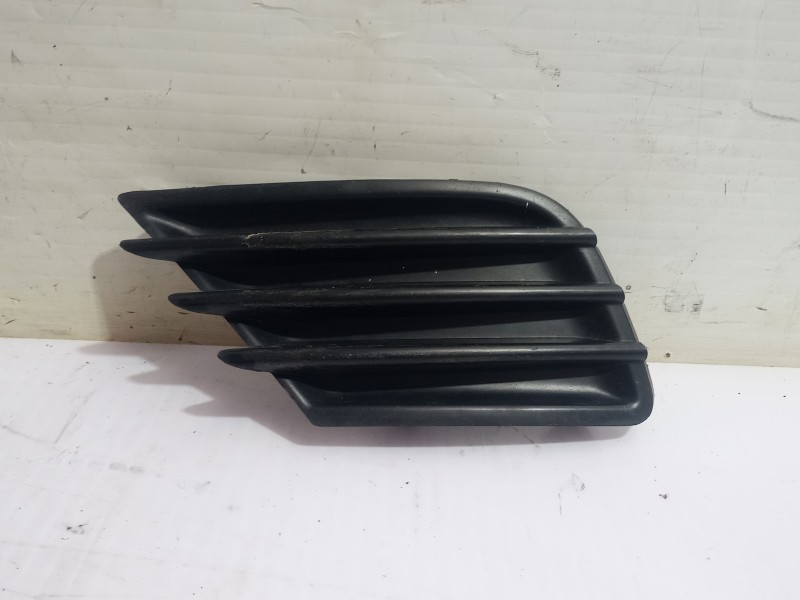 Recambio de rejilla paragolpes derecha para peugeot 207 confort referencia OEM IAM 9688075477  