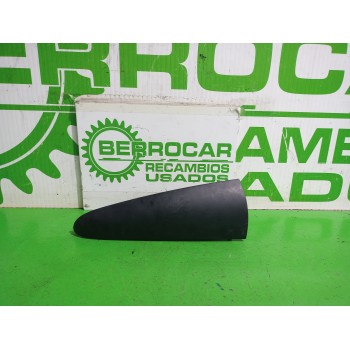 Recambio de molduras traseras para renault kangoo profesional referencia OEM IAM 8200499014  