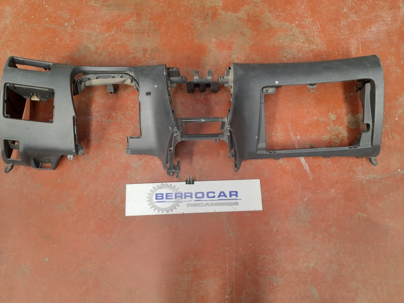 Recambio de salpicadero para toyota corolla (e12) 1.4 turbodiesel cat referencia OEM IAM 5530302120  