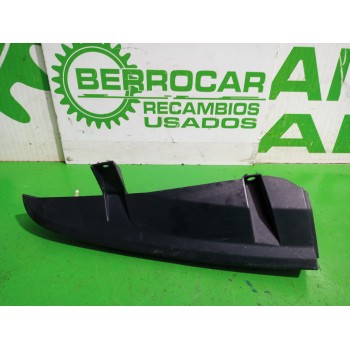 Recambio de molduras traseras para renault kangoo profesional referencia OEM IAM 8200499014  