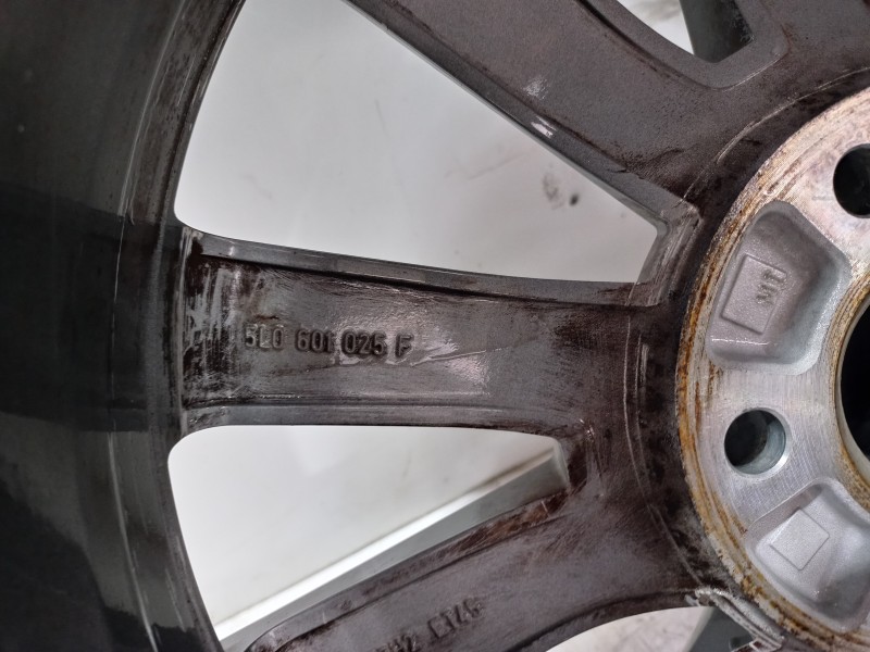 Recambio de llanta para skoda yeti active referencia OEM IAM 5L0601025  
