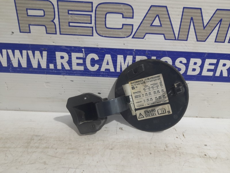 Recambio de tapa exterior combustible para opel astra h ber. 1.7 16v cdti referencia OEM IAM 94714666  