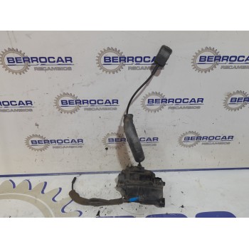 CERRADURA PUERTA DELANTERA DERECHA 805020001R 