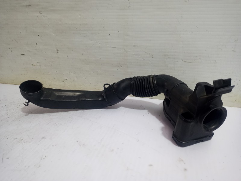 Recambio de tubo filtro aire para peugeot 207 confort referencia OEM IAM 9682642080  