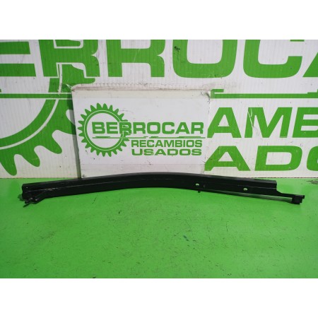 Recambio de guia puerta para renault kangoo profesional referencia OEM IAM 777608608R  