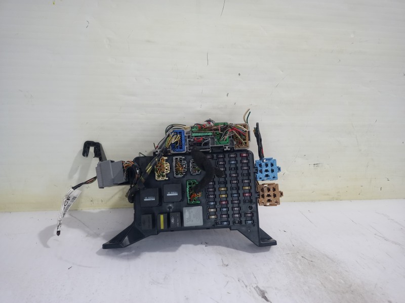 Recambio de caja reles / fusibles para ford mondeo berlina (ge) ghia (06.2003) (d) referencia OEM IAM 4S7T14A073AA  