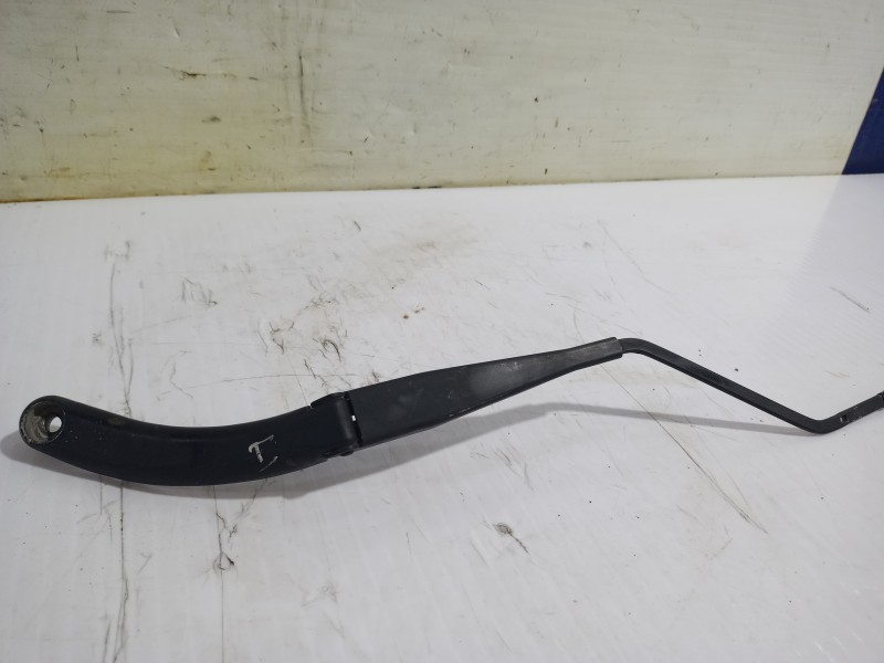 Recambio de brazo limpia delantero izquierdo para peugeot bipper tepee basis referencia OEM IAM 1353217080  