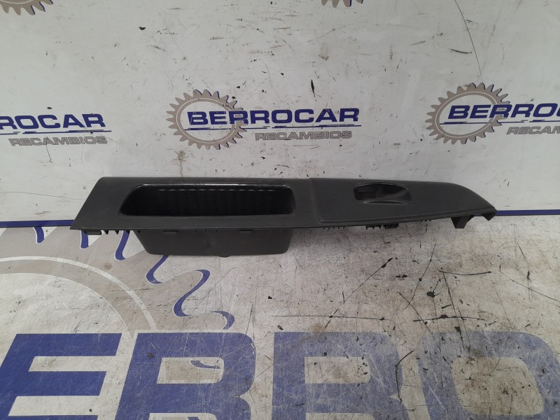 Recambio de mando elevalunas delantero derecho para hyundai getz (tb) 1.1 12v cat referencia OEM IAM 935801C100  