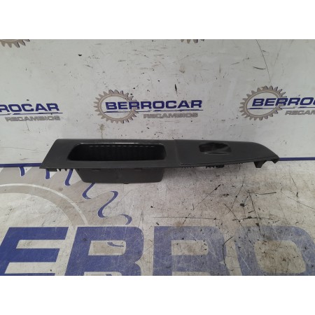 Recambio de mando elevalunas delantero derecho para hyundai getz (tb) 1.1 12v cat referencia OEM IAM 935801C100  