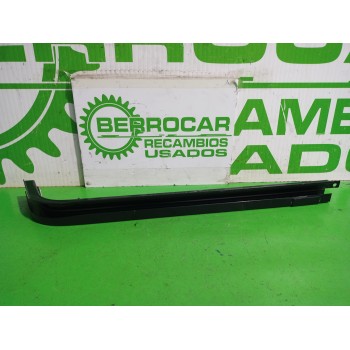 Recambio de guia puerta para renault kangoo profesional referencia OEM IAM 8200497640  
