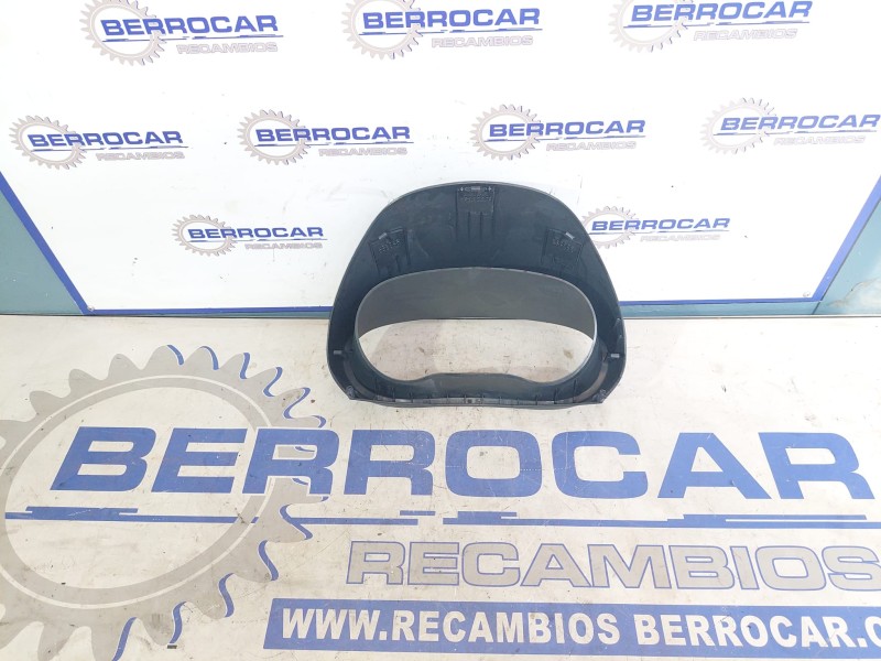 Recambio de molduras para opel corsa d referencia OEM IAM 13205180  