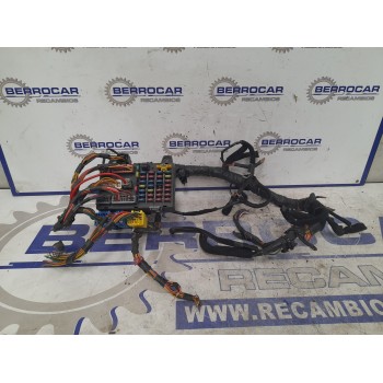 Recambio de caja reles / fusibles para hyundai getz (tb) 1.1 12v cat referencia OEM IAM 916001C020  