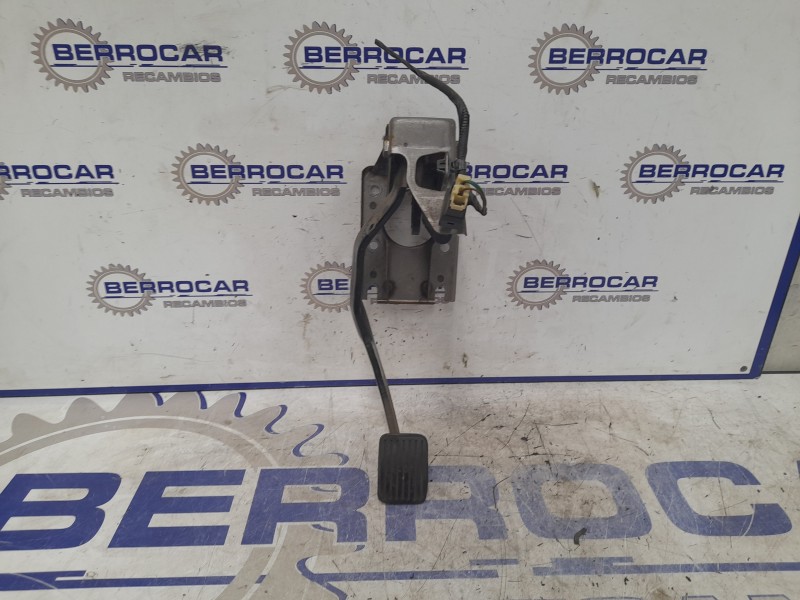 Recambio de pedal embrague para hyundai getz (tb) 1.1 12v cat referencia OEM IAM 32805-1C011  