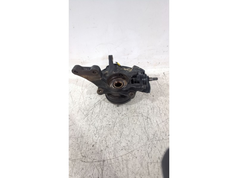 Recambio de mangueta delantera derecha para hyundai tucson (jm) 2.0 crdi referencia OEM IAM 517162E100  