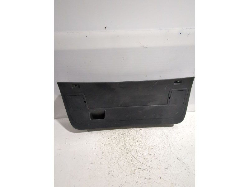 Recambio de guarnecido porton trasero para seat ibiza iii (6l1) 1.4 tdi referencia OEM IAM 6L6867601F  