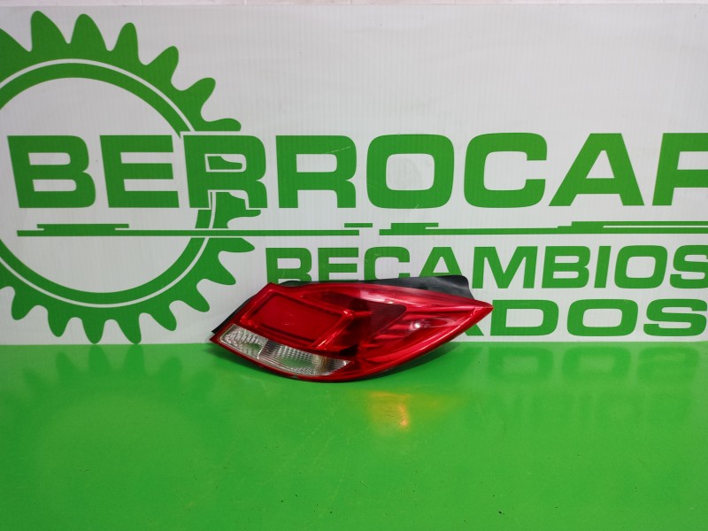 Recambio de piloto trasero derecho para opel insignia berlina 2.0 cdti cat referencia OEM IAM 13279622  