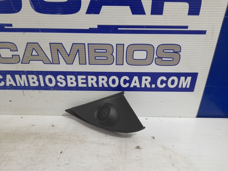 Recambio de moldura interior para opel astra h ber. 1.7 16v cdti referencia OEM IAM 24468438  