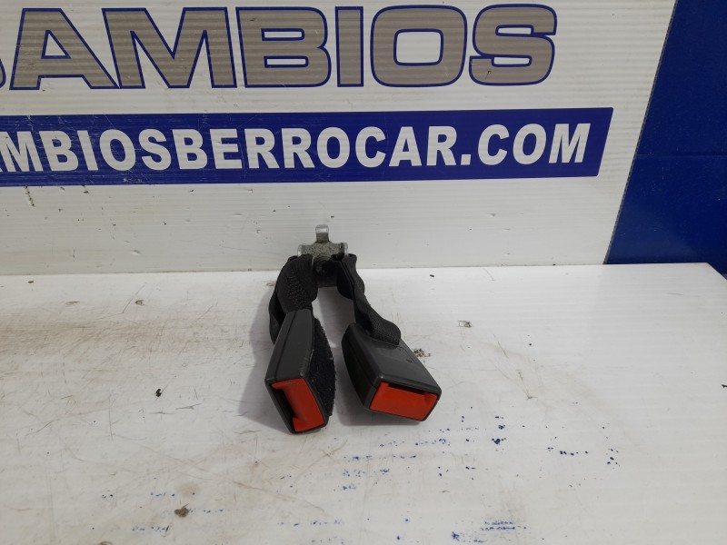 Recambio de anclaje cinturon para opel astra h ber. 1.7 16v cdti referencia OEM IAM 13310892  