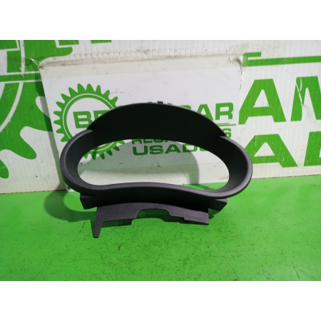 Recambio de moldura para renault kangoo profesional referencia OEM IAM 8200882199  