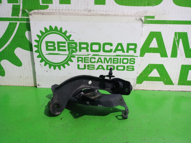 Recambio de soporte para renault kangoo profesional referencia OEM IAM 8200587029  
