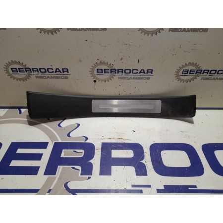 Recambio de moldura para seat exeo berlina (3r2) 2.0 tdi referencia OEM IAM 8E0853376  