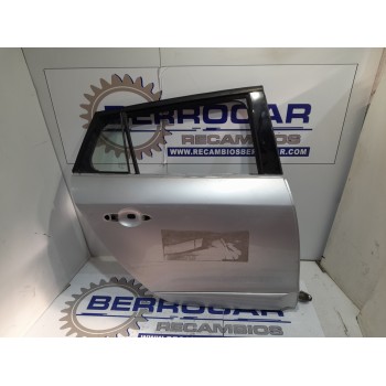 PUERTA TRASERA DERECHA 821004555R 