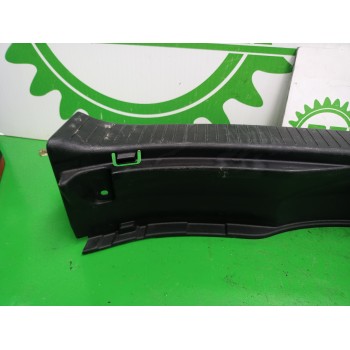 Recambio de molduras traseras para nissan qashqai ii (j11, j11_) 1.3 dig-t referencia OEM IAM 84992  