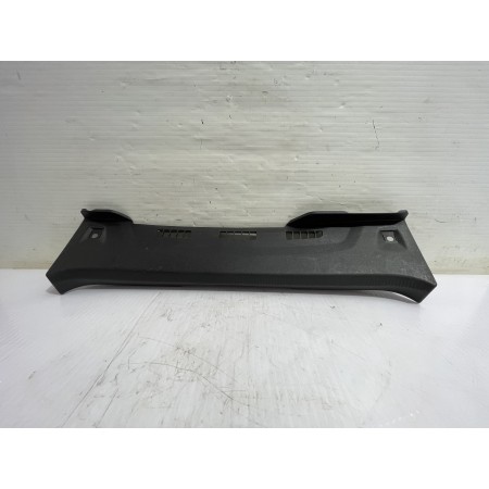 Recambio de moldura maletero para peugeot 207 confort referencia OEM IAM 9686057477  