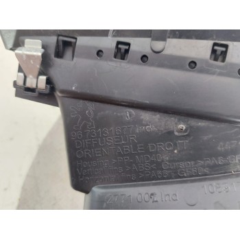 Recambio de rejilla aireadora para peugeot 208 1.6 blue-hdi fap referencia OEM IAM 9673131677  