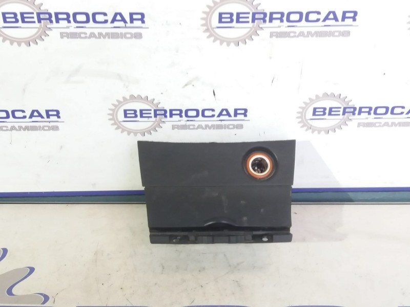 Recambio de cenicero para mazda 3 berlina (bk) referencia OEM IAM BP4K64633  