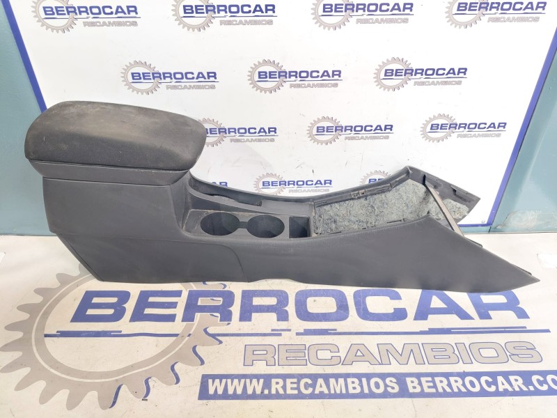 Recambio de apoyabrazos central para toyota corolla (e12) referencia OEM IAM 58901-02110  
