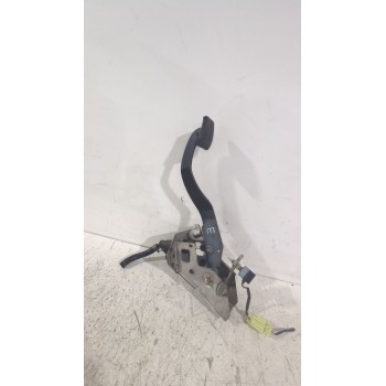 Recambio de pedal embrague para hyundai tucson (jm) 2.0 crdi referencia OEM IAM 328202E200  