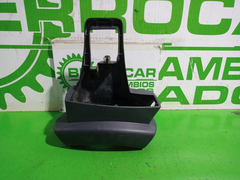 Recambio de moldura para renault kangoo profesional referencia OEM IAM 8200796831  