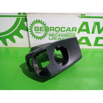 Recambio de moldura para renault kangoo profesional referencia OEM IAM 8200796831  