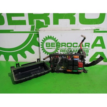 Recambio de caja reles / fusibles para opel corsa d 1.3 16v cdti referencia OEM IAM 13217394  