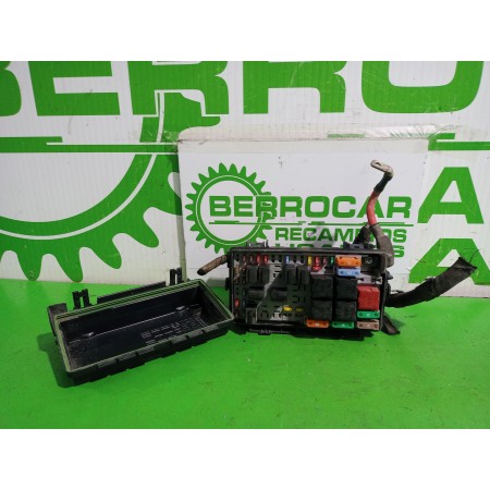 Recambio de caja reles / fusibles para opel corsa d 1.3 16v cdti referencia OEM IAM 13217394  